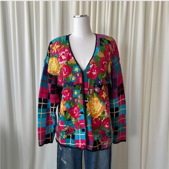 Casual Corner Sweaters - VTG 80s/90s Casual Corner Grandma Core Floral Embroidered Cardigan Knit Sweater.